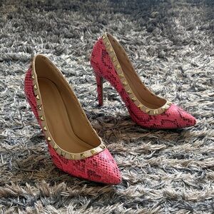 Wild Diva Pink Snake-Print Studded Pointed-Toe Pumps Size 6